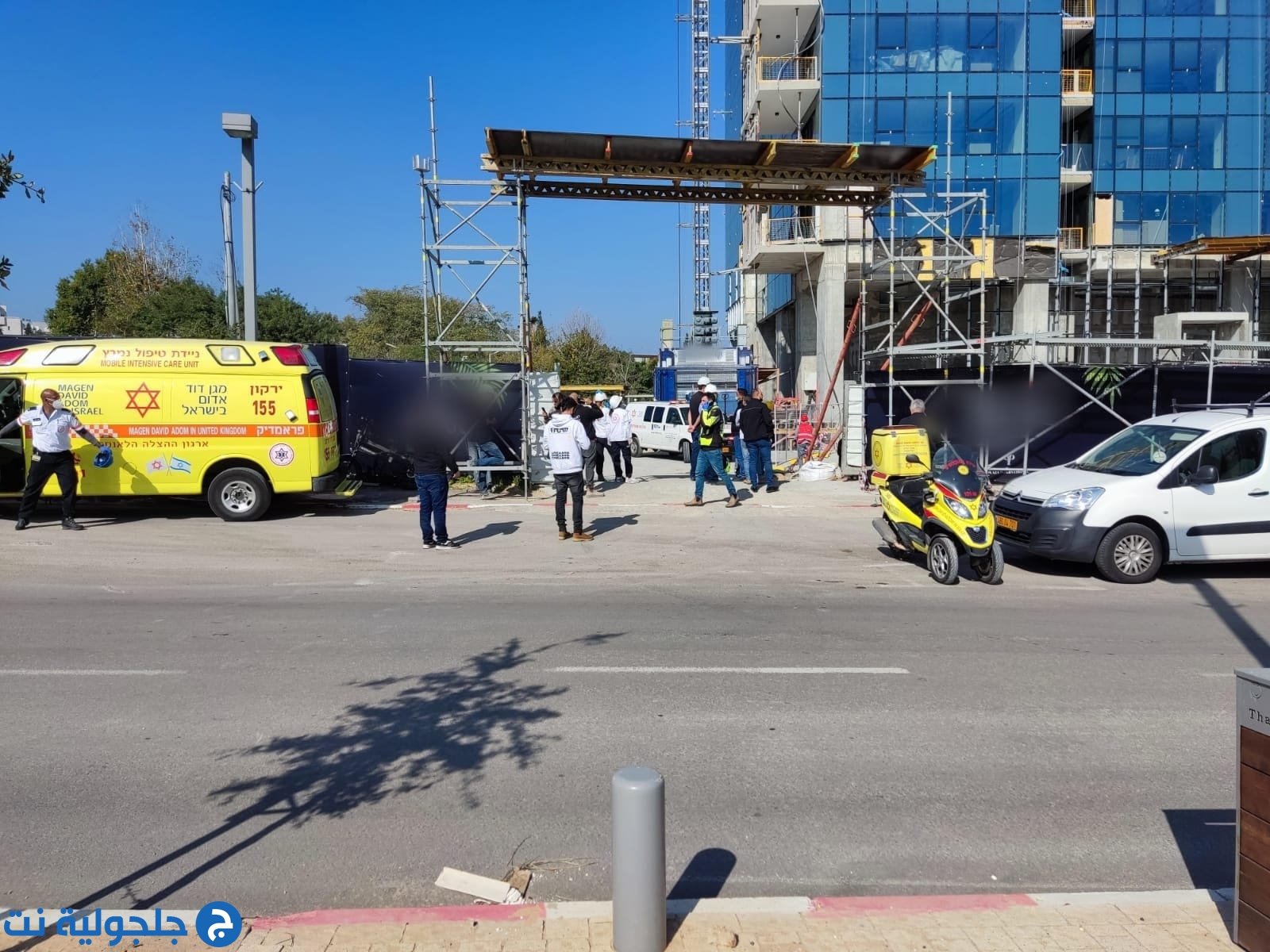 مصرع عاملين بعد سقوطهما عن علو بورشة بناء في تل أبيب